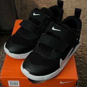 Nike Kids Black and White Velcro Sneakers